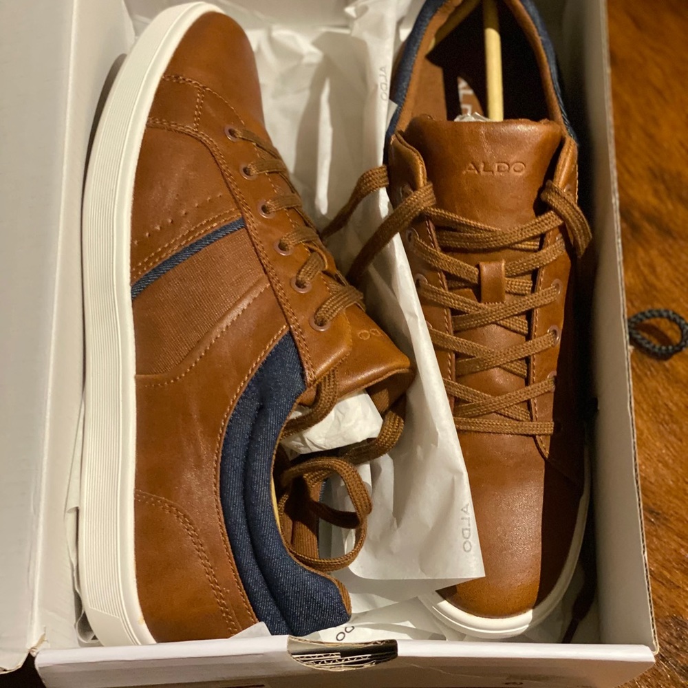 New. Never used. Casual shoe